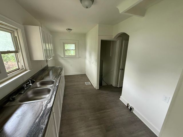 521 W Locust Street, Springfield, MO 65803