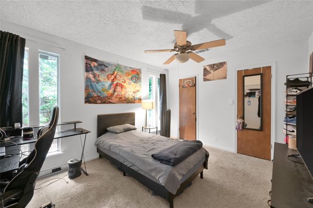 423 Paradise Lane, Montgomery, TX 77356