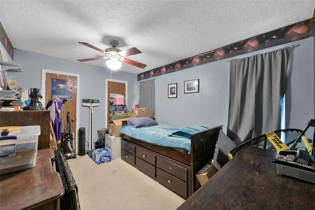 423 Paradise Lane, Montgomery, TX 77356