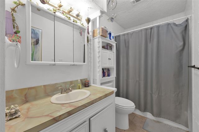 423 Paradise Lane, Montgomery, TX 77356