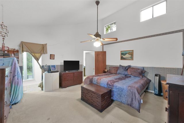 423 Paradise Lane, Montgomery, TX 77356