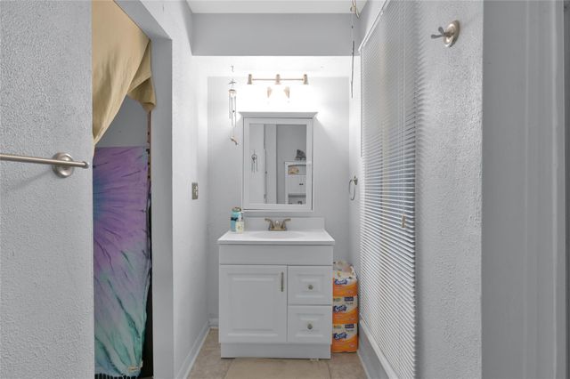 423 Paradise Lane, Montgomery, TX 77356