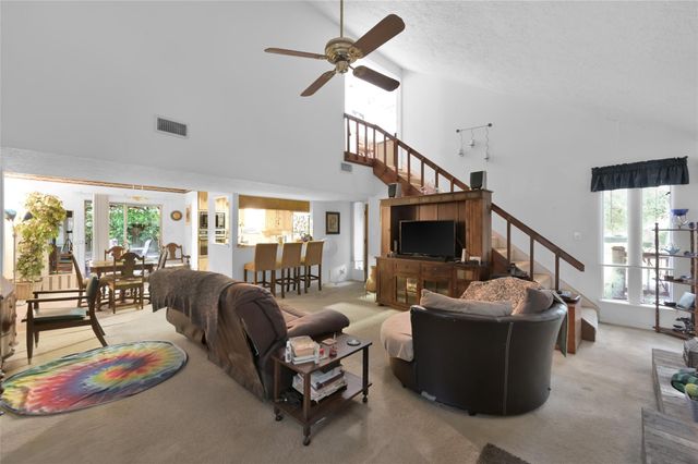 423 Paradise Lane, Montgomery, TX 77356