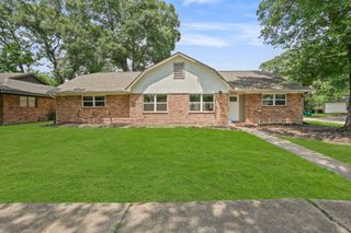 5702 Cheltenham Drive, Houston, TX 77096