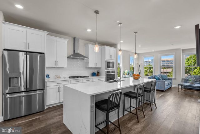 12998 HATTONTOWN SQ, Herndon, VA 20171
