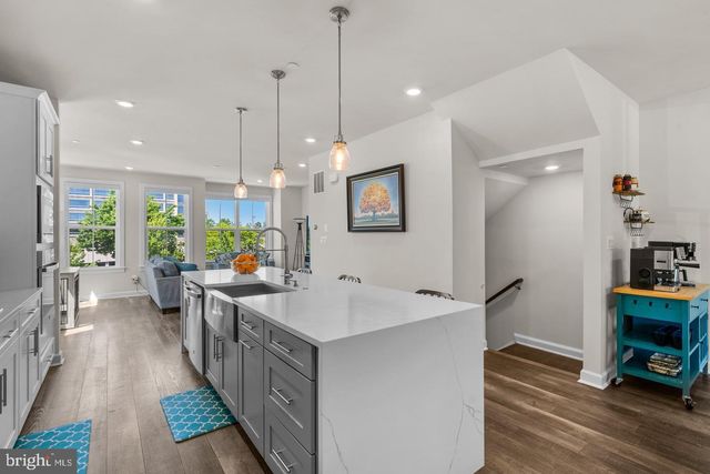 12998 HATTONTOWN SQ, Herndon, VA 20171