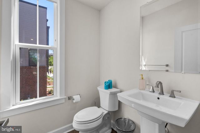 12998 HATTONTOWN SQ, Herndon, VA 20171