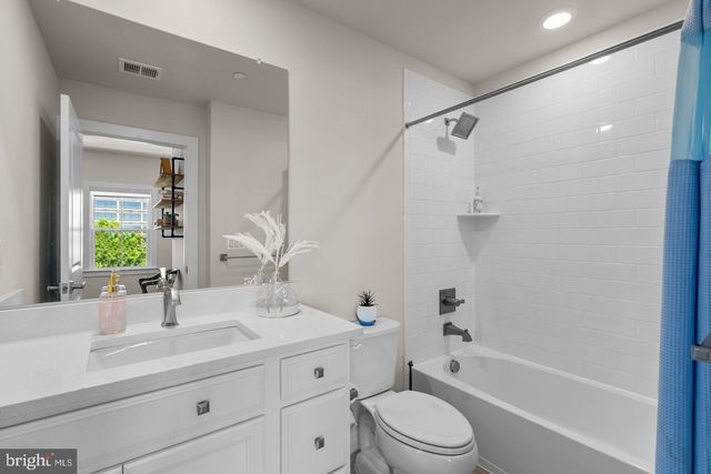 12998 HATTONTOWN SQ, Herndon, VA 20171