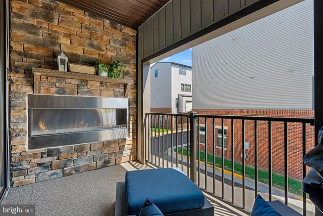 12998 HATTONTOWN SQ, Herndon, VA 20171