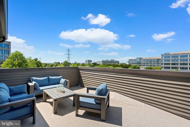 12998 HATTONTOWN SQ, Herndon, VA 20171