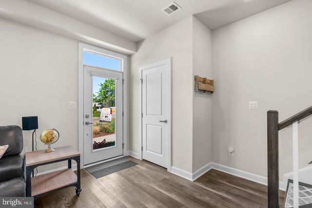 12998 HATTONTOWN SQ, Herndon, VA 20171