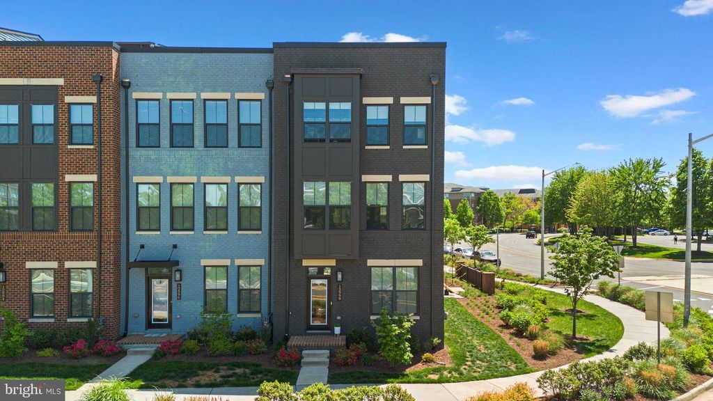 12998 HATTONTOWN SQ, Herndon, VA 20171