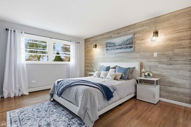 6568 W Roscoe Street 2N, Chicago, IL 60634