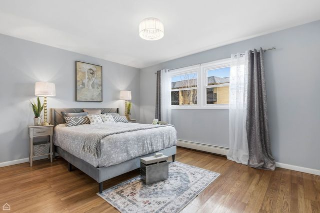 6568 W Roscoe Street 2N, Chicago, IL 60634