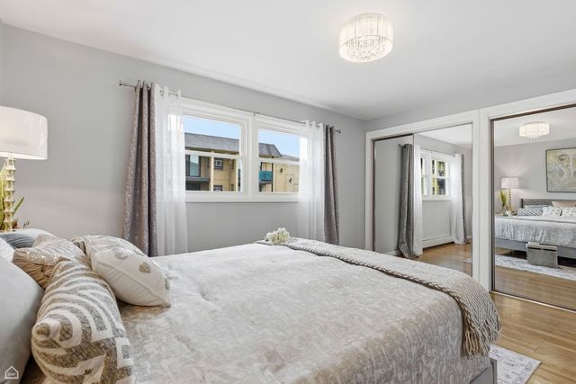 6568 W Roscoe Street 2N, Chicago, IL 60634