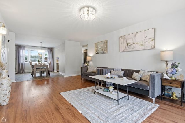 6568 W Roscoe Street 2N, Chicago, IL 60634