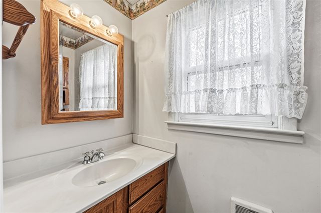 9027 W V Avenue, Schoolcraft, MI 49087