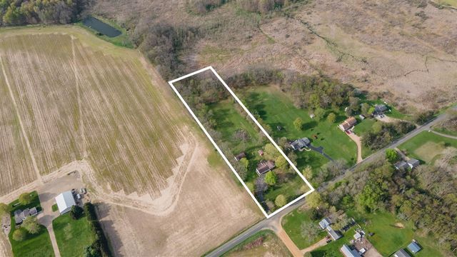 9027 W V Avenue, Schoolcraft, MI 49087