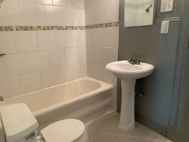 1919 Wentworth Street 4, Houston, TX 77004