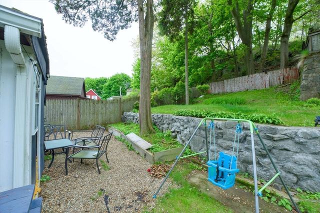 12 Bailey St, Lynn, MA 01904