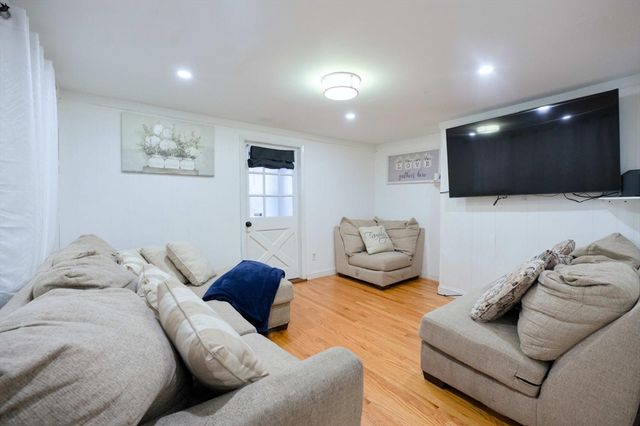 12 Bailey St, Lynn, MA 01904