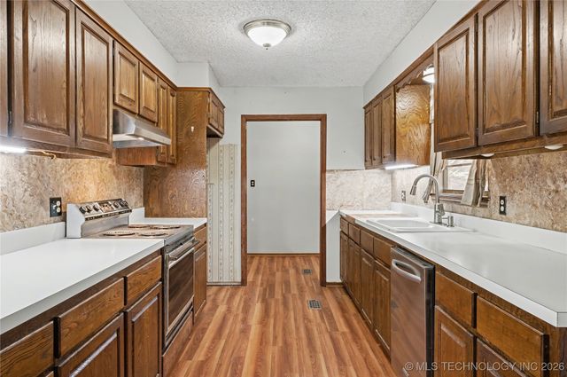 1454 N 337th West Avenue, Mannford, OK 74044