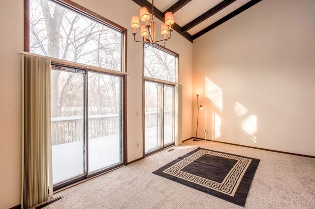 15857 27th Avenue N, Plymouth, MN 55447