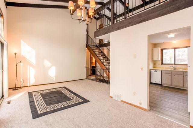 15857 27th Avenue N, Plymouth, MN 55447