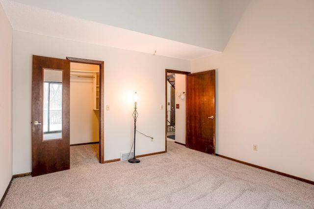 15857 27th Avenue N, Plymouth, MN 55447