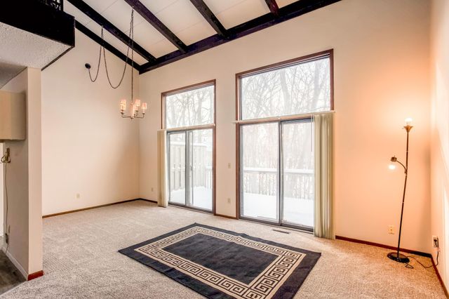 15857 27th Avenue N, Plymouth, MN 55447