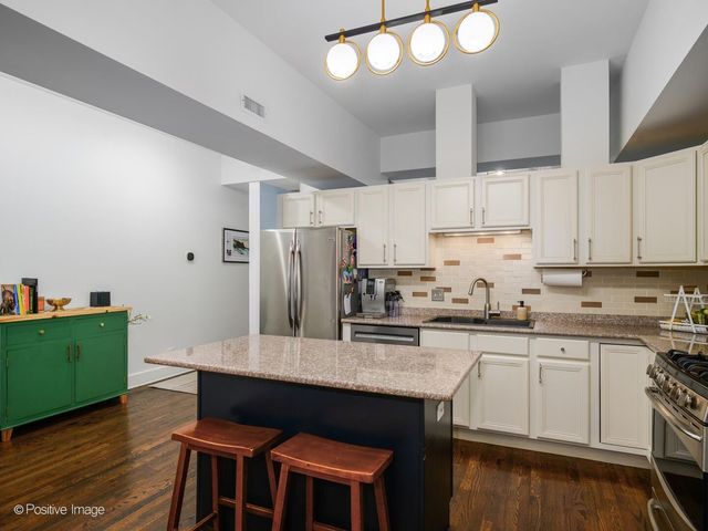 165 N CANAL Street 815, Chicago, IL 60606