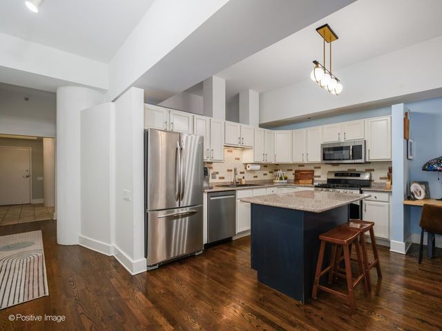 165 N CANAL Street 815, Chicago, IL 60606