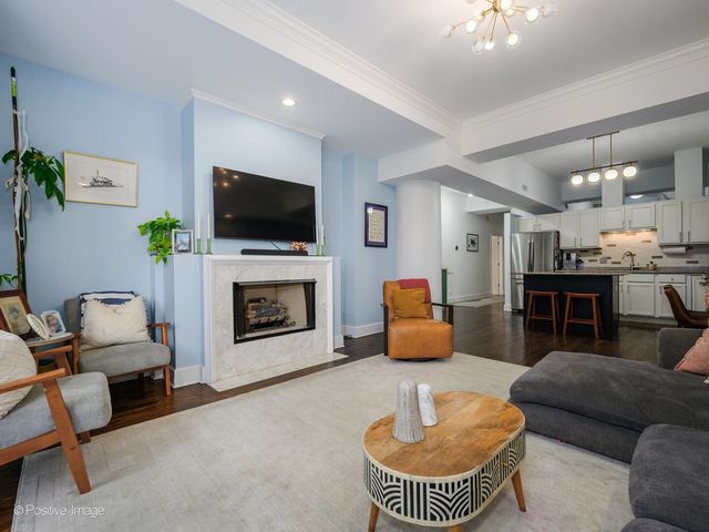165 N CANAL Street 815, Chicago, IL 60606