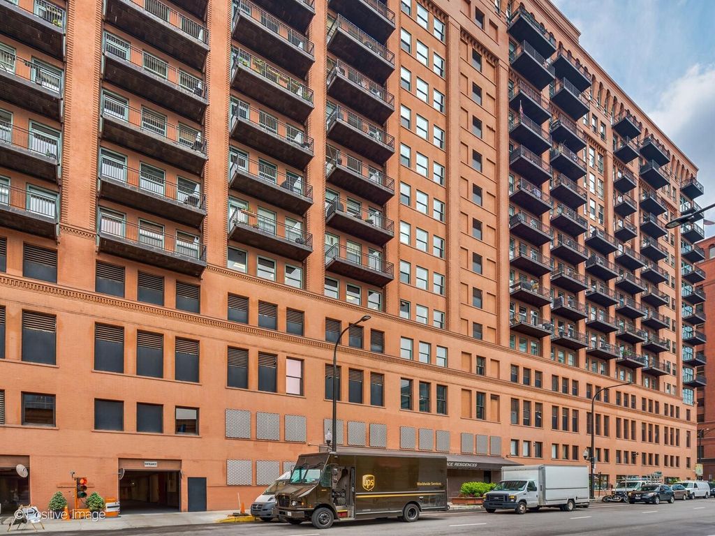 165 N CANAL Street 815, Chicago, IL 60606