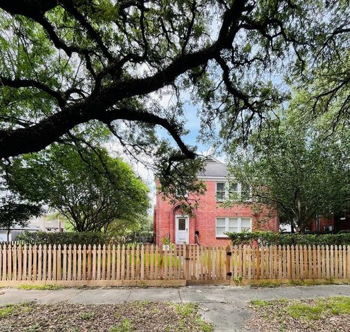 4301 Polk Street, Houston, TX 77023