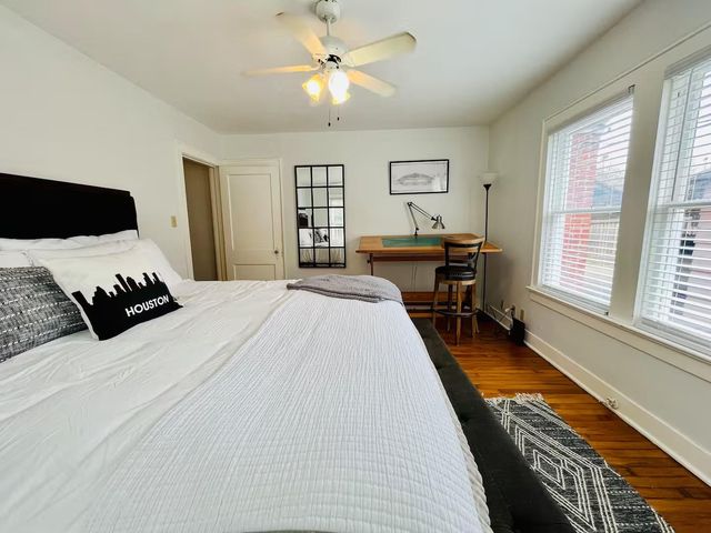 4301 Polk Street, Houston, TX 77023