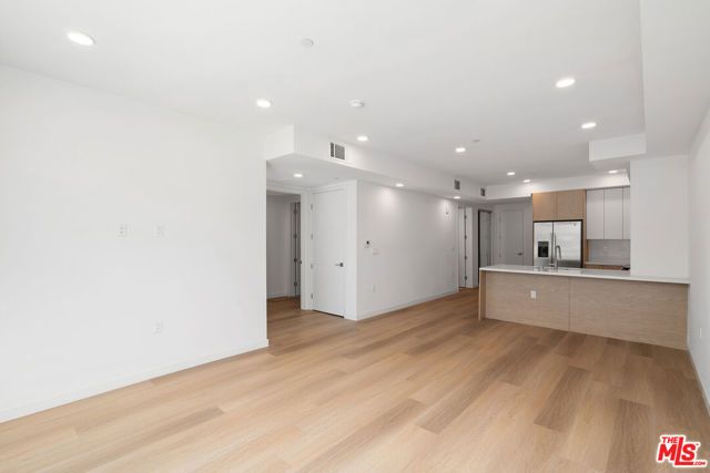 4406 Fulton Street 103, Sherman Oaks, CA 91423