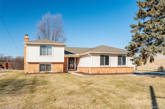 17098 Coral Gables Street, Southfield, MI 48076