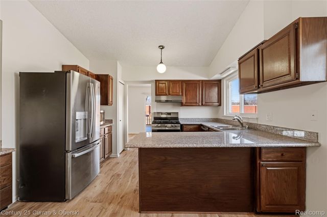 17098 Coral Gables Street, Southfield, MI 48076