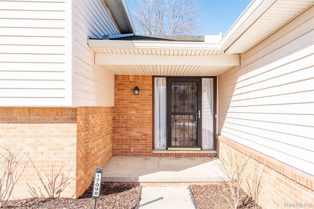 17098 Coral Gables Street, Southfield, MI 48076