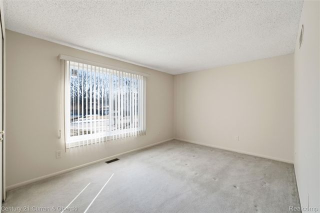 17098 Coral Gables Street, Southfield, MI 48076