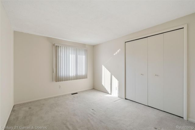 17098 Coral Gables Street, Southfield, MI 48076