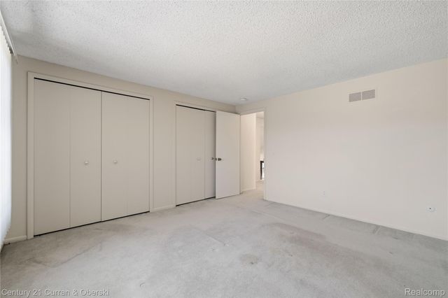 17098 Coral Gables Street, Southfield, MI 48076