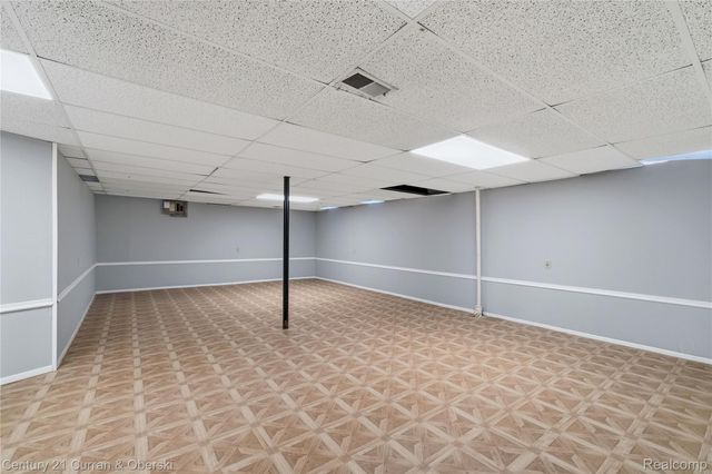 17098 Coral Gables Street, Southfield, MI 48076