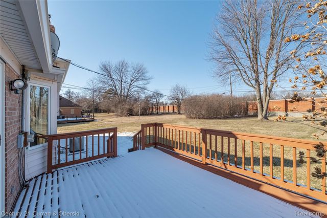 17098 Coral Gables Street, Southfield, MI 48076