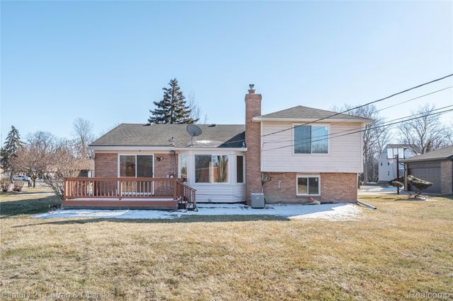 17098 Coral Gables Street, Southfield, MI 48076