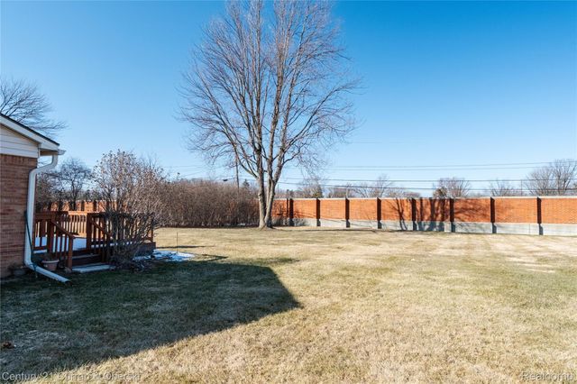 17098 Coral Gables Street, Southfield, MI 48076