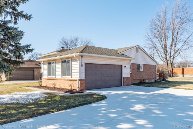 17098 Coral Gables Street, Southfield, MI 48076