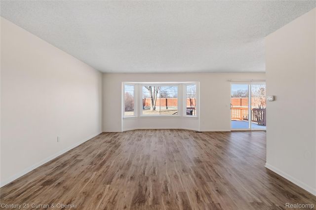 17098 Coral Gables Street, Southfield, MI 48076