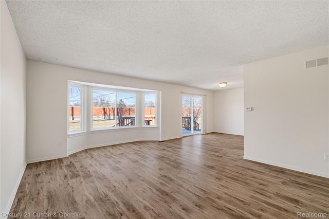 17098 Coral Gables Street, Southfield, MI 48076